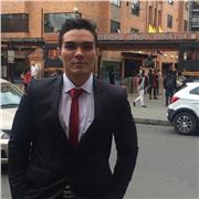 Comunicador social con conocimientos y habilidades en expresión corporal y oral